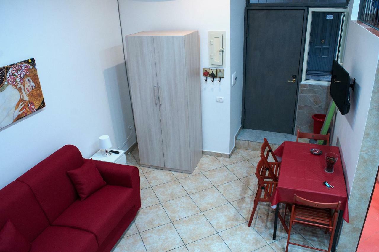 Rostory Apartment Napoli Bagian luar foto